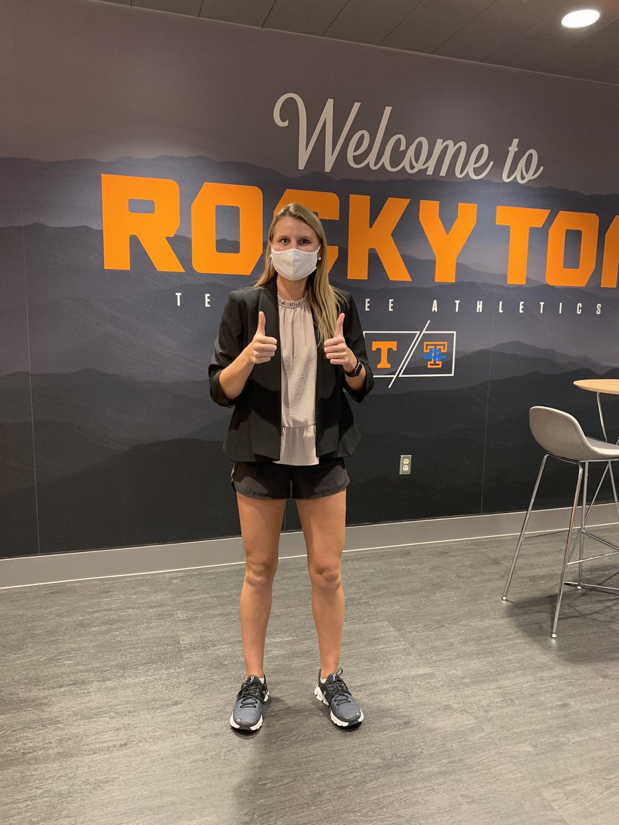 eholla12's tweet photo. Behind the scenes of the first-ever VIRTUAL Student-Athlete Job and Internship Fair! Couldn’t have done it without the @UTVolife fam + our amazing SAs and employers. 👍 👍 all around! #ZoomDressCode at its finest. 👩🏼‍💻 https://t.co/mPCKOPlTDa