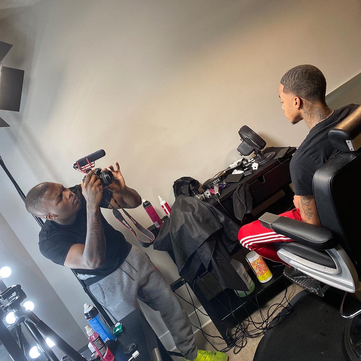 iambizzle2's tweet photo. Minus the bullshit Life is great 🖤🤷🏽‍♂️ https://t.co/qrdT8N0D9X