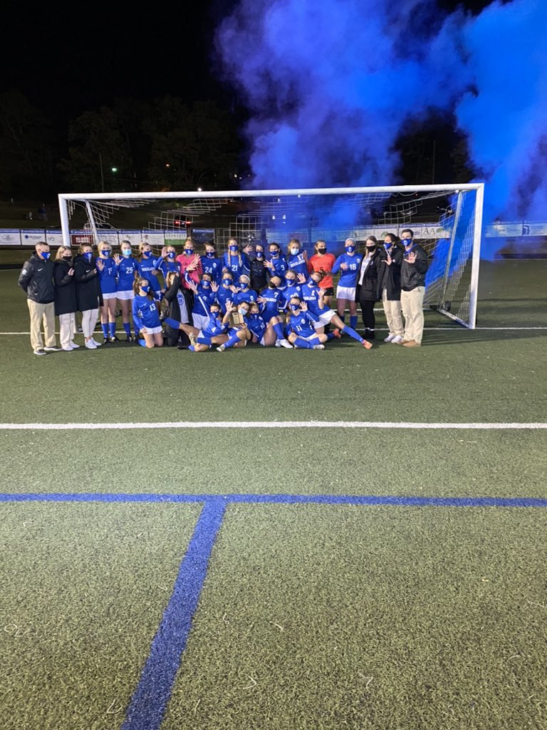 fthhsathletics's tweet image. 36 District Champs!!!!!! 6-0 win over NCC!!! #NOTDONEYET @BluebirdFans @FTISSuper @ozone_20_21 @FtThomasMatters @FTHighlandsHS @HHSBirdsSoccer @mcbertasso @hhsgirlsscr