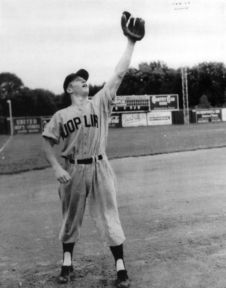 sigg20's tweet photo. “Old Days”18 Yr old Shortstop Mickey Mantle of the Joplin Miners works out before a 1950 game.#MiLB #Yankees #1950s #HOFer #MLB #Joplin https://t.co/0aDol5gAl0