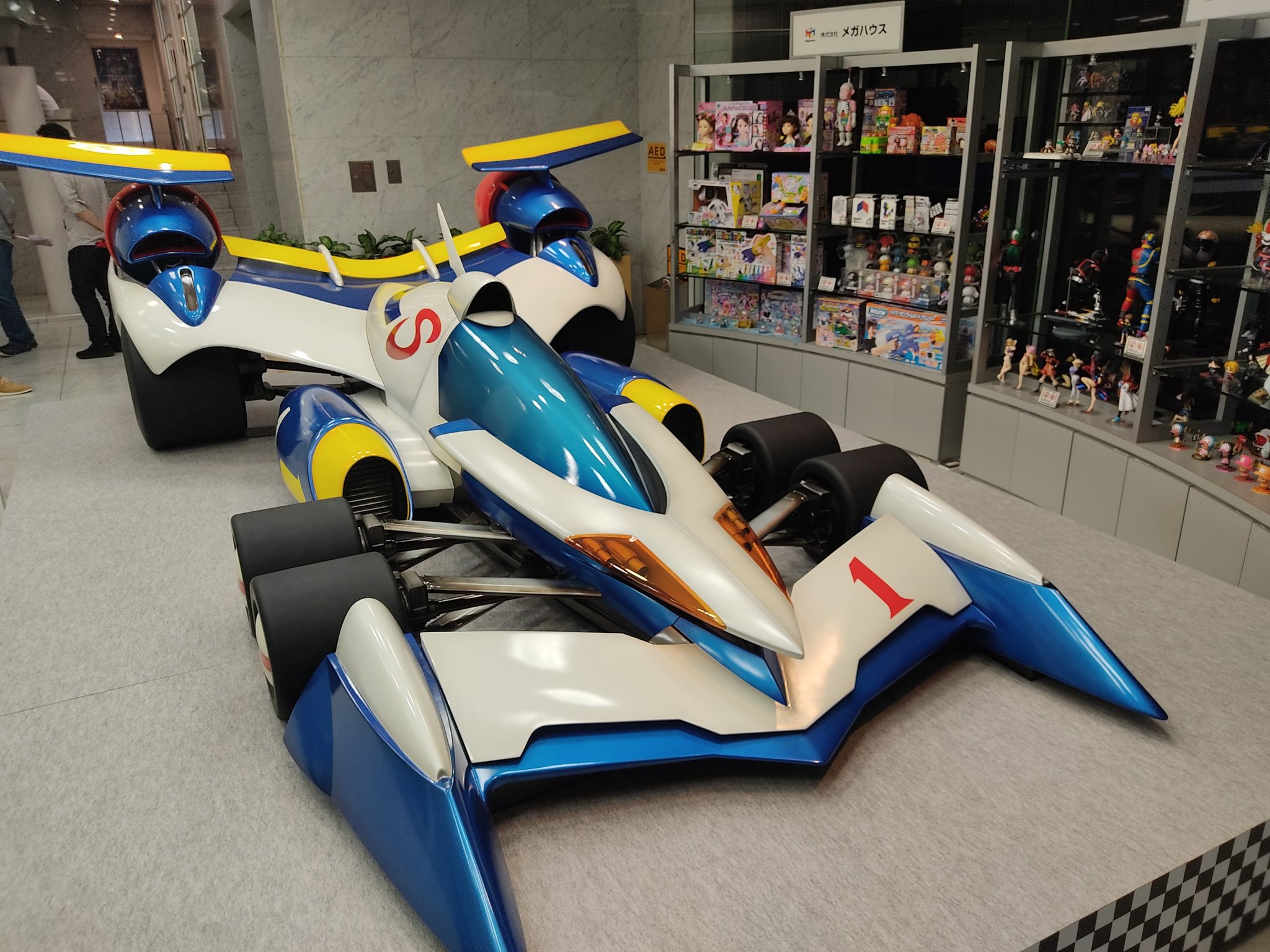 メガハウス メガホビ メガハウス 本社ビルの１階に大迫力の 1 1スーパーアスラーダakf 11 が納車完了 本社は東京の浅草と蔵前の中間です お近くにお越しの際は是非ご覧下さい 中には入れませんのでご了承下さい ハイスペックakf 11も絶賛受注中