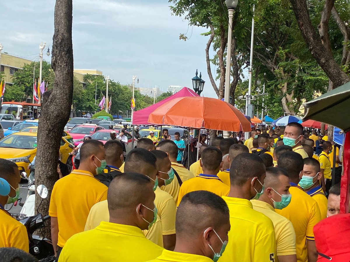 คุณพี่เป็นคนจังหวัดอะไรคะ ? อยากบอกว่าไม่เนียนเลยค่าาาาาา ช่วยทำให้เนียนกว่านี้หน่อย บรีฟงานยังไงคะ ต้องแบบมสจากหลายทิศทาง เหมือนมาด้วยใจงี้อะค่ะ