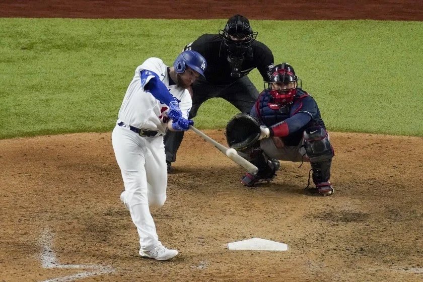 rexkap3's tweet photo. Atlanta #Braves @ Los Angeles #Dodgers — NLCS Game 2 (10/12/20) — Final: ATL 8, LAD 7

🔗: https://t.co/EGVycwSnaf

Postgame recap on @DodgerYard 
📸: Sue Ogrocki https://t.co/eArOfVbeAI
