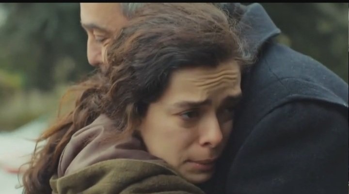 TPMFChile's tweet image. @BaharCesmeli_CL se disculpa de Enver y le dice que fue injusta con la persona que más la ha ayudado. 😢😥😭
#PirilLaNuevaEsposa
#FuerzaDeMujer