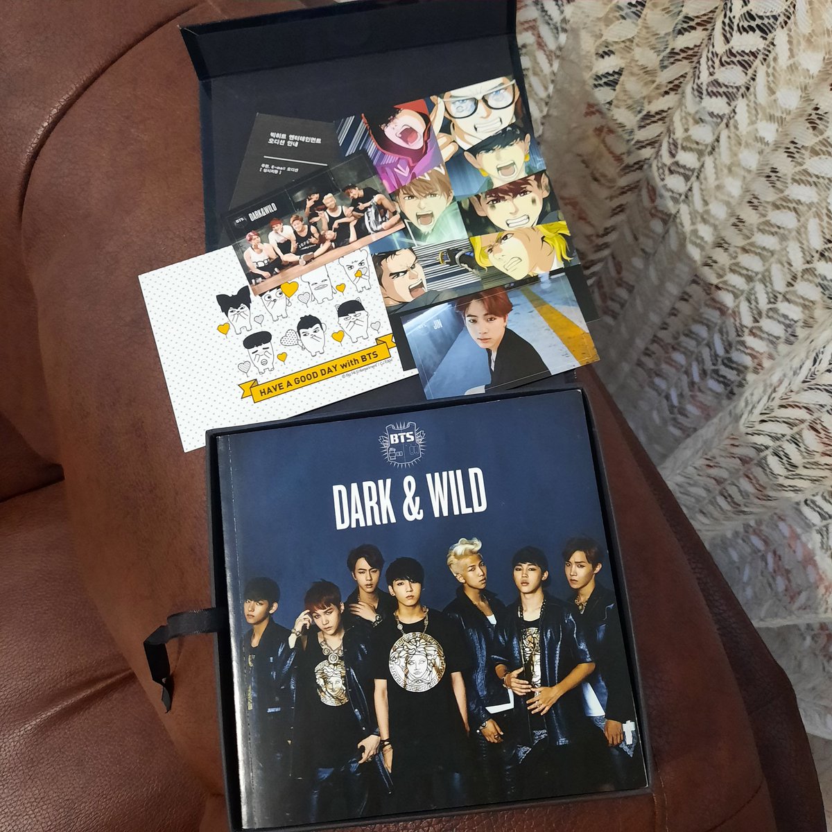 monoklome's tweet photo. WTS SELL
BTS DARK &amp; WILD SIGNED
good condition with pc jin
Bisa shopee
Shipping from jakarta, indonesia
Worldwide shipping ✔✅☑
3.000.000/ 270$ (negotible)
@BTSTradingPC @BTStradeinaonly @BTS_SellingINA @BTSTradingINA @kpopsellbuyina @kpopsellbuyina @kpoptradeid @INAKpopTrade https://t.co/gYndbeeDwJ