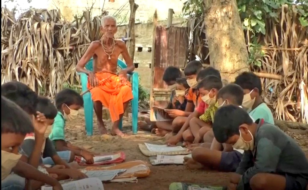 Naveed Trumboo IRS on Twitter: &quot;104 yr old Nanda Prasty in Odhisa has been teaching students for free under a tree for over 75 years. He refuses assistance from Govt. &amp; the