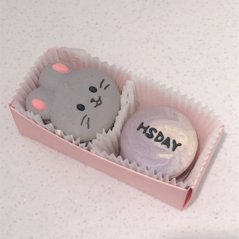 ✨희승날 커스텀 마카롱✨

• 카페 이벤트 변경사항 안내 

🔹마카롱 set 구입 시 기존 특전+1set 
🔹마카롱 set 인증과 함께 아래 해시태그로 후기를 남겨주시면 추첨으로 소정의 상품을 드립니다. 

#인투_더_희승랜드
#INTO_THE_HEESEUNGLAND