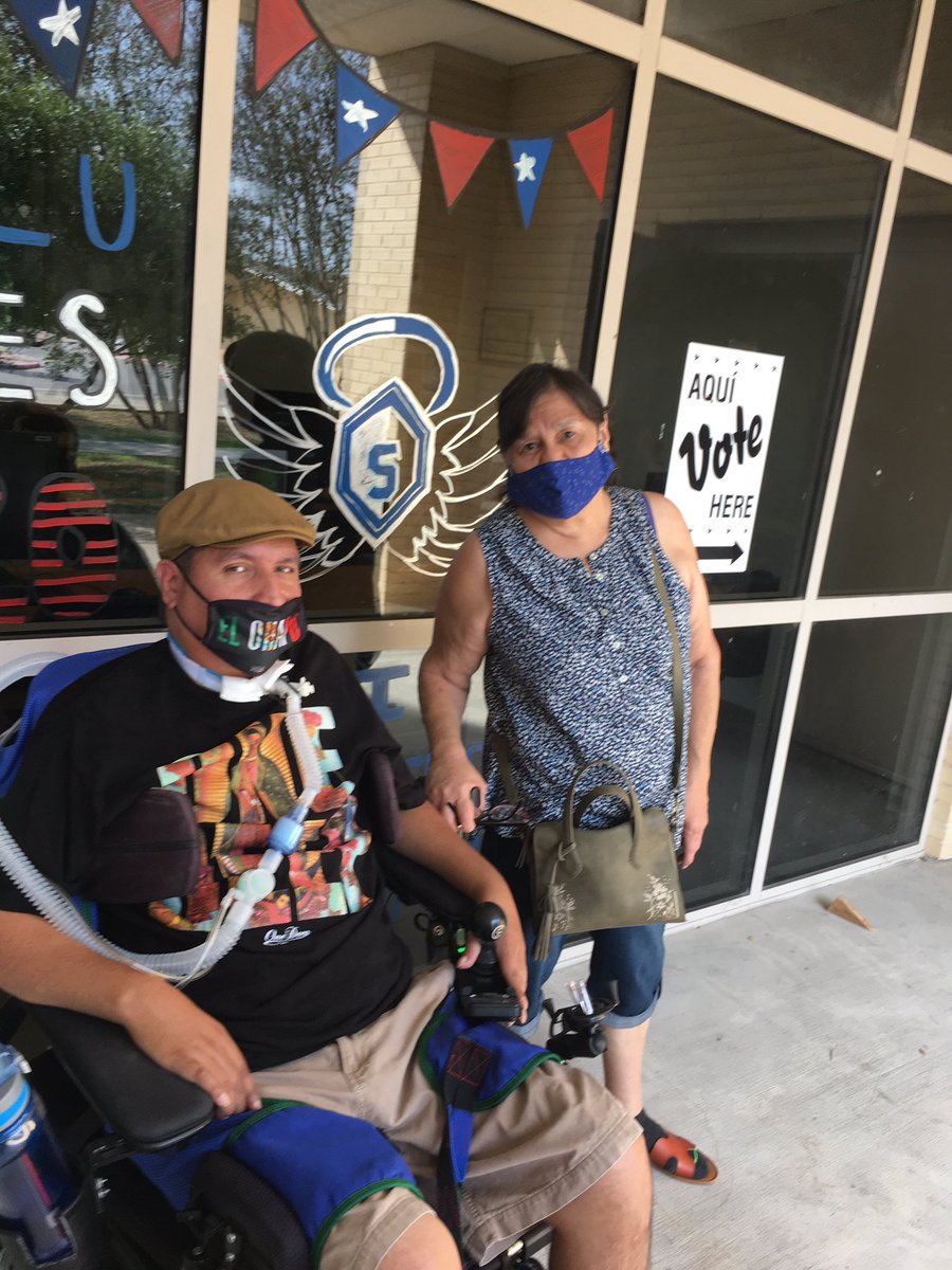 AlbertCamaril12's tweet photo. Voted for the first time in my 39 years of life, I had to bring my OG. #OldGranny #TeamDemocrats https://t.co/sCx9kGvozd