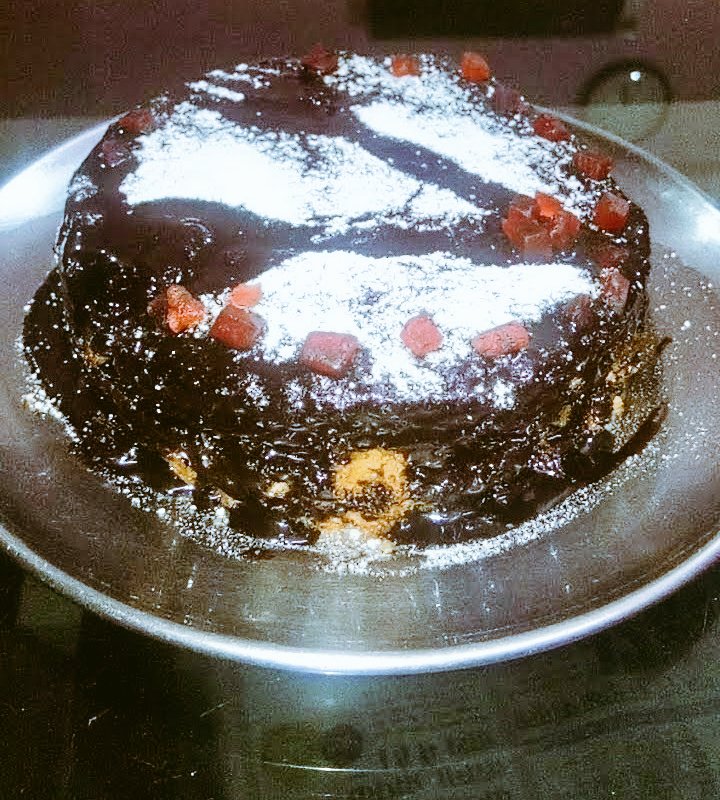 foodandstyle1's tweet photo. #homemade #chocolate Cake #goodfoodgoodlife #veg #foodAndStyle 🎂🍰 https://t.co/OxPM8GhneA