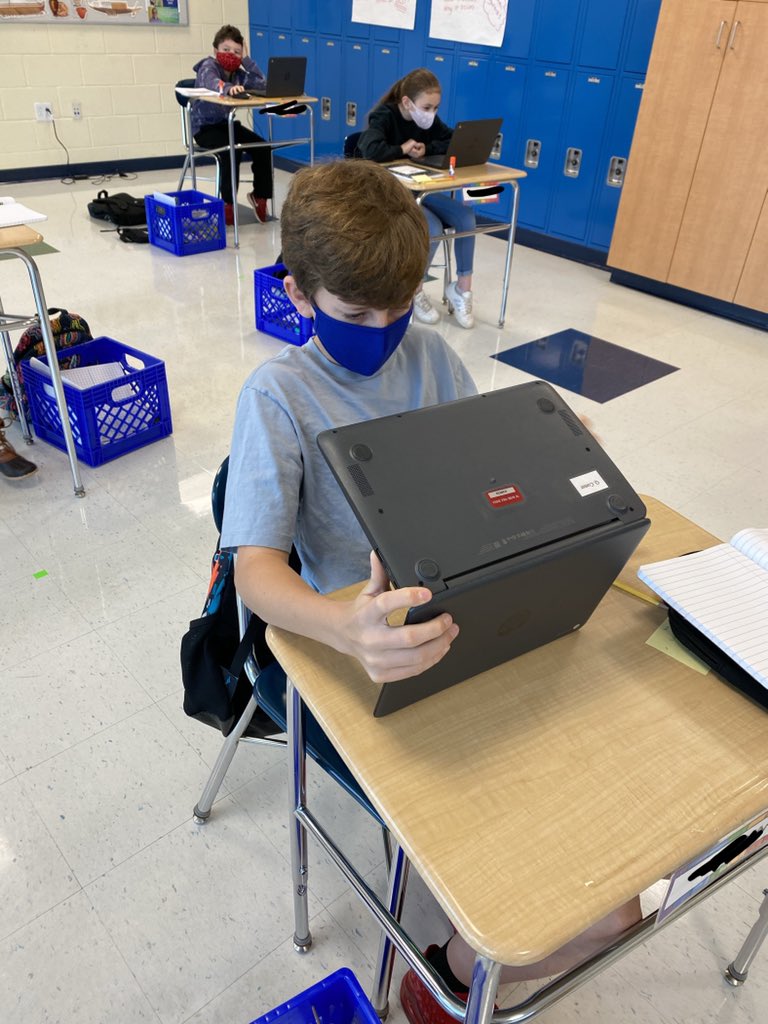 MrsEtense's tweet photo. Exploring optical illusions - how our eyes and brain work together to “see.” Pretty sure there are smiles under these masks! #6thgradescientists #ESMSscientists #teamoldlady #teamyoungwoman @MrsCEastShore https://t.co/50HqVSPMTY