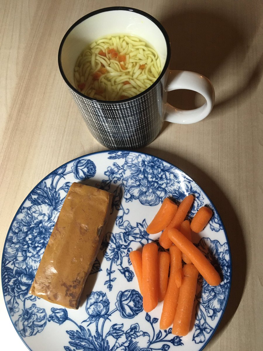 Oct. 13 Had to break my fast bc i felt too sick :(-cup a noodle soup, quest chocolate PB protein bar, carrots-dark chocolate almonds-lil sandwichTotal: 800