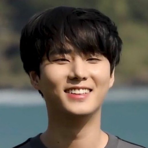appreciation tweet for youngk's cheeks ㅡ a thread #영케이  #데이식스  #YOUNGK  #DAY6
