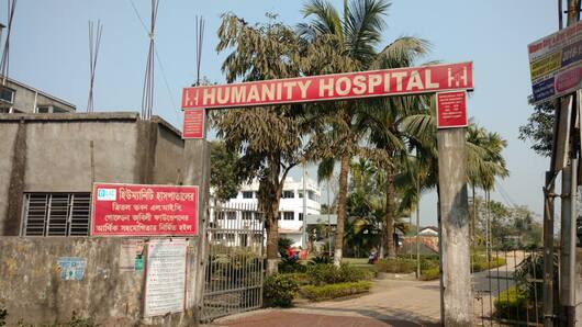 This is what this hospital in Hanspukur now looks like. Suhashini's son Ajoy qualified as a doctor, but she continued to sell vegetables to bring in money for her hospital. Recently, she was persuaded to give up, so she now works in the hospital, tending to the patients.