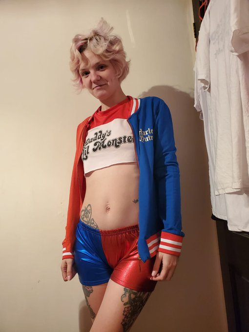 Happy Hump Day Bitches 😈 https://t.co/guIttGNdUK