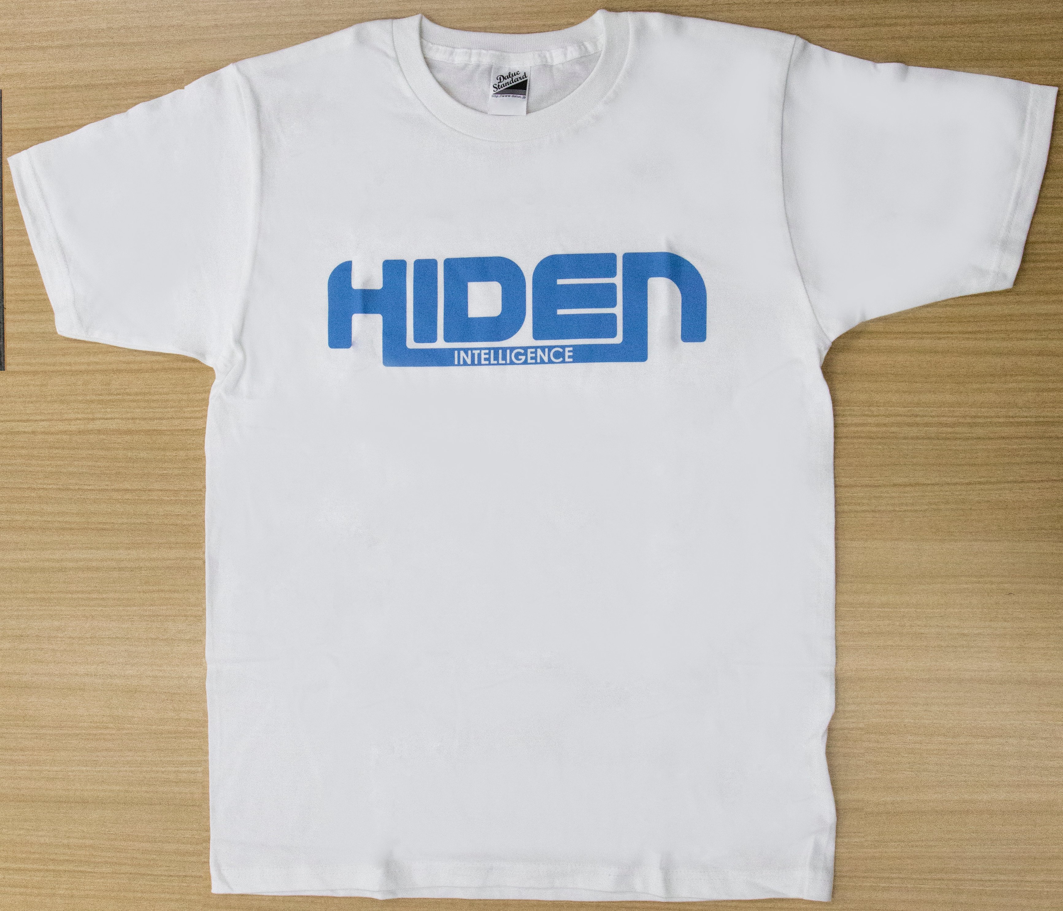 てれびくん 公式 実はこんなｔシャツを待っていた そうです 飛電インテリジェンスｔシャツです 社員が普段着として 着てそうなｔシャツ ヒューマギアのみんなさまにも着ていただきました 皆様にも着て貰いたいです 飛電ｂｏｘに同梱 こちらより