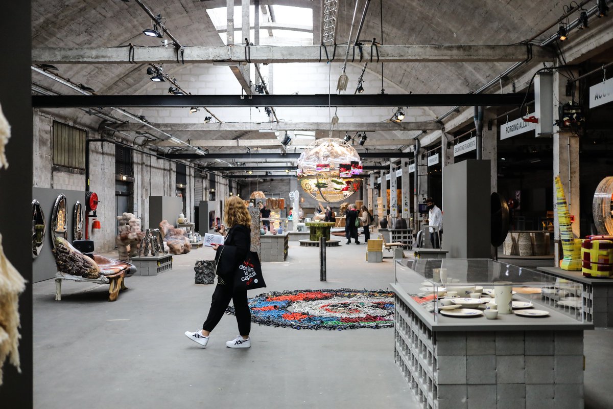 MetropoleLille's tweet photo. [#DesignIsCapital]
Envie d'une expo ? Direction la Gare Saint-Sauveur, à #Lille, pour découvrir "La Manufacture : a labour of love" et "Les Usages du Monde" 👀 @LilleMetWDC2020 
📆 Jusqu'au 8.11
ℹ️ https://t.co/WmNRYXBvaV https://t.co/tlZVJouiee