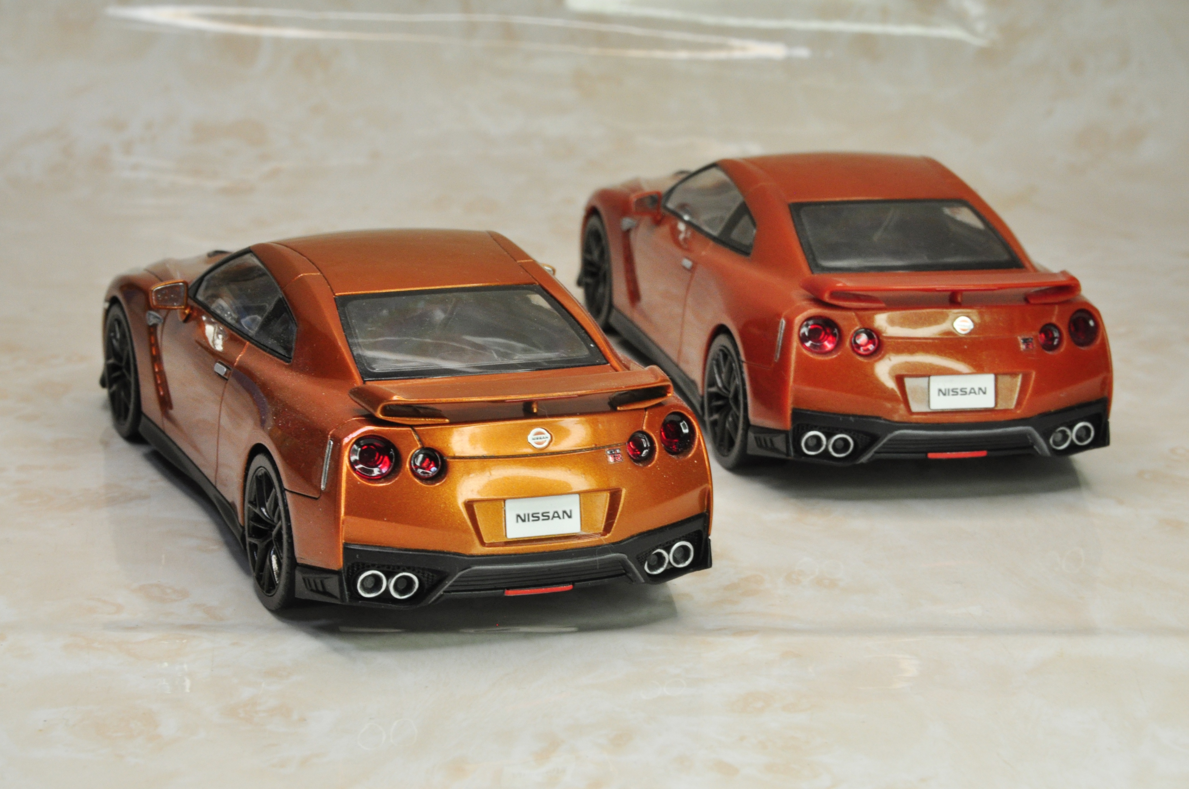 棚瀬和重 楽プラの日産gt Rを塗ったのと塗ってないの これを見た人はオレンジ色の入った画像を貼れ Gtr T Co Wdecnzajgn Twitter