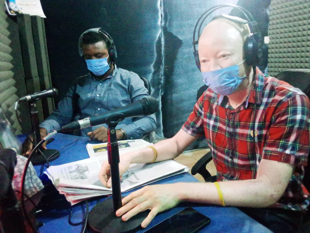 Radiomercurysl's tweet photo. Good Morning #SierraLeone☀️
It's the midweek edition of your show: #BackPage
Join #MohamedKSesay & #FranklynCampbell
Live on air for the best in sports
#MercuryInternational
#MercuryRadioFM92.1
#RadioGarden
#SmileEvridae
#StayInControlResponsibleGaming https://t.co/i42T5JggPE