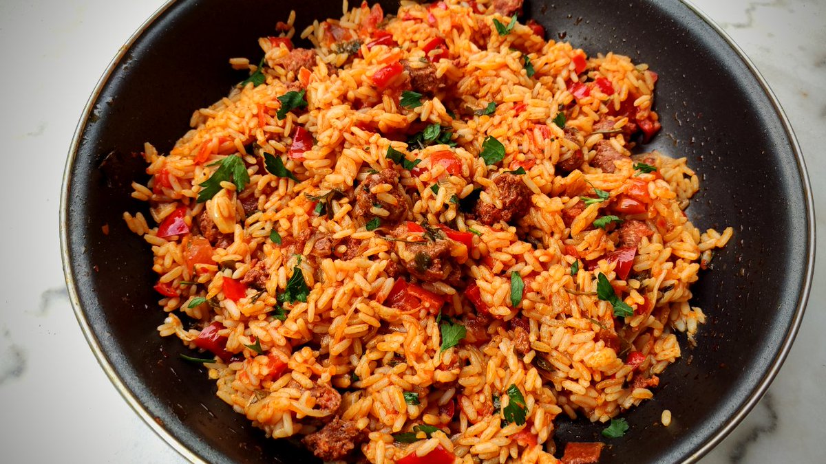 coozinaa's tweet photo. The BEST One Pan Spicy #rice Inspired By Chef Gordon Ramsay
Recipe: https://t.co/E6hLVrPFXH https://t.co/Kgp3LSn8ox