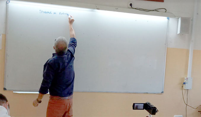 Ecija_Sevilla's tweet photo. LA ÚLTIMA CLASE DE UN MAESTRO (dedicado a Paco Díaz, Exdirector de la SAFA de Écija).
https://t.co/WZ3VCwOwjO 
https://t.co/OYEHnQSzei