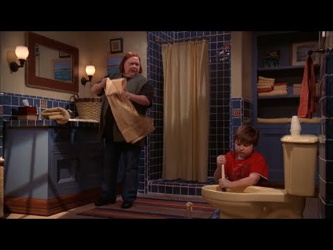 Preeti12404846's tweet photo. #TwoAndAHalfMen one of my favorite sitcoms. #Berta you'll be missed.
Remember the episode where she made Jake clean his bowl. One of the best scenes in the series.
#conchattaferrell https://t.co/uhBXyAl1Co