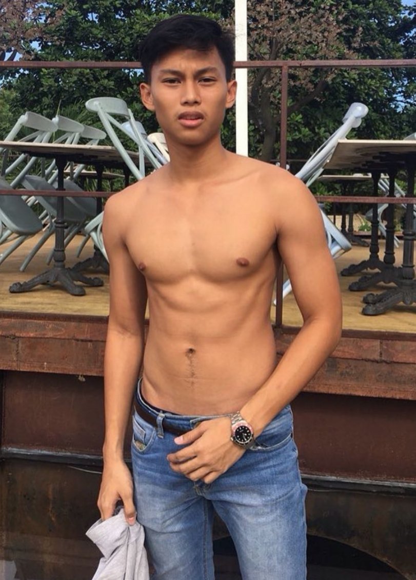 exploreryern's tweet image. Let's do some battle!!

(L)  left or (R) right

GAME!!