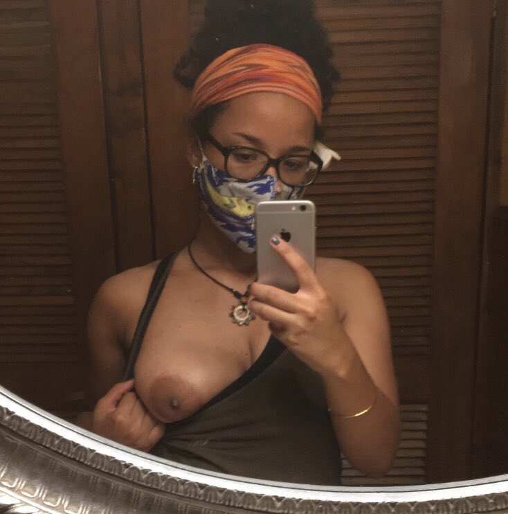 CB00bs's tweet photo. #boobsoutforcardi #CardiB https://t.co/NZ85EsiapP