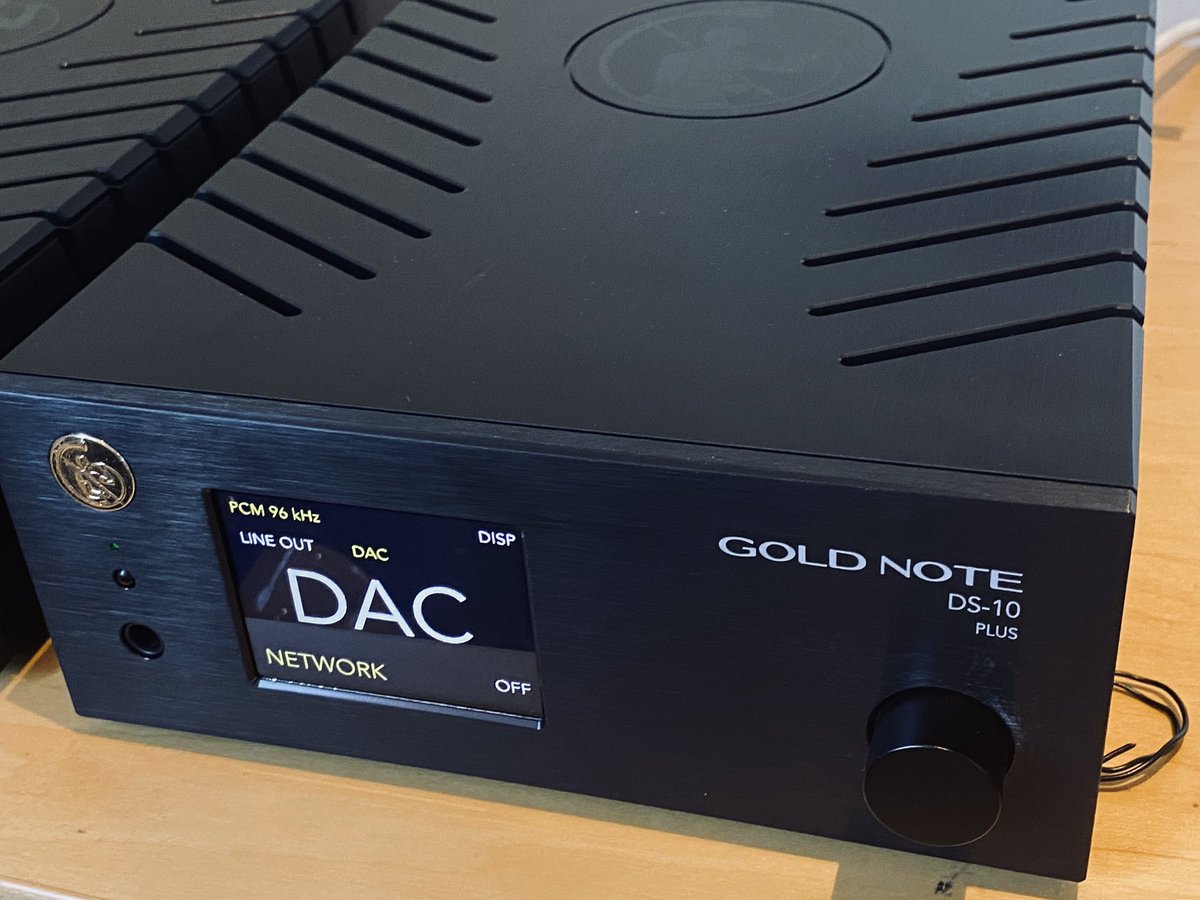 Midlandaudiox's tweet photo. Our thanks to @airtaudio today for our introduction to @goldnote_italy products #ds10 #streamerdac #preamplifier with its power supply goes into a different dimension @midlandaudiox #belbroughton #worcestershire #madeinitalty🇮🇹 https://t.co/2B6vAZjiHw