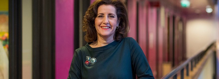 “Hello Leiden. How’s it going?” 
Minister Van Engelshoven Minister payed an online working visit to our university. Among the many topics we discussed: teaching during the crisis, the high workload, and the challenges faced by the faculty of humanities: universiteitleiden.nl/en/news/2020/1…
