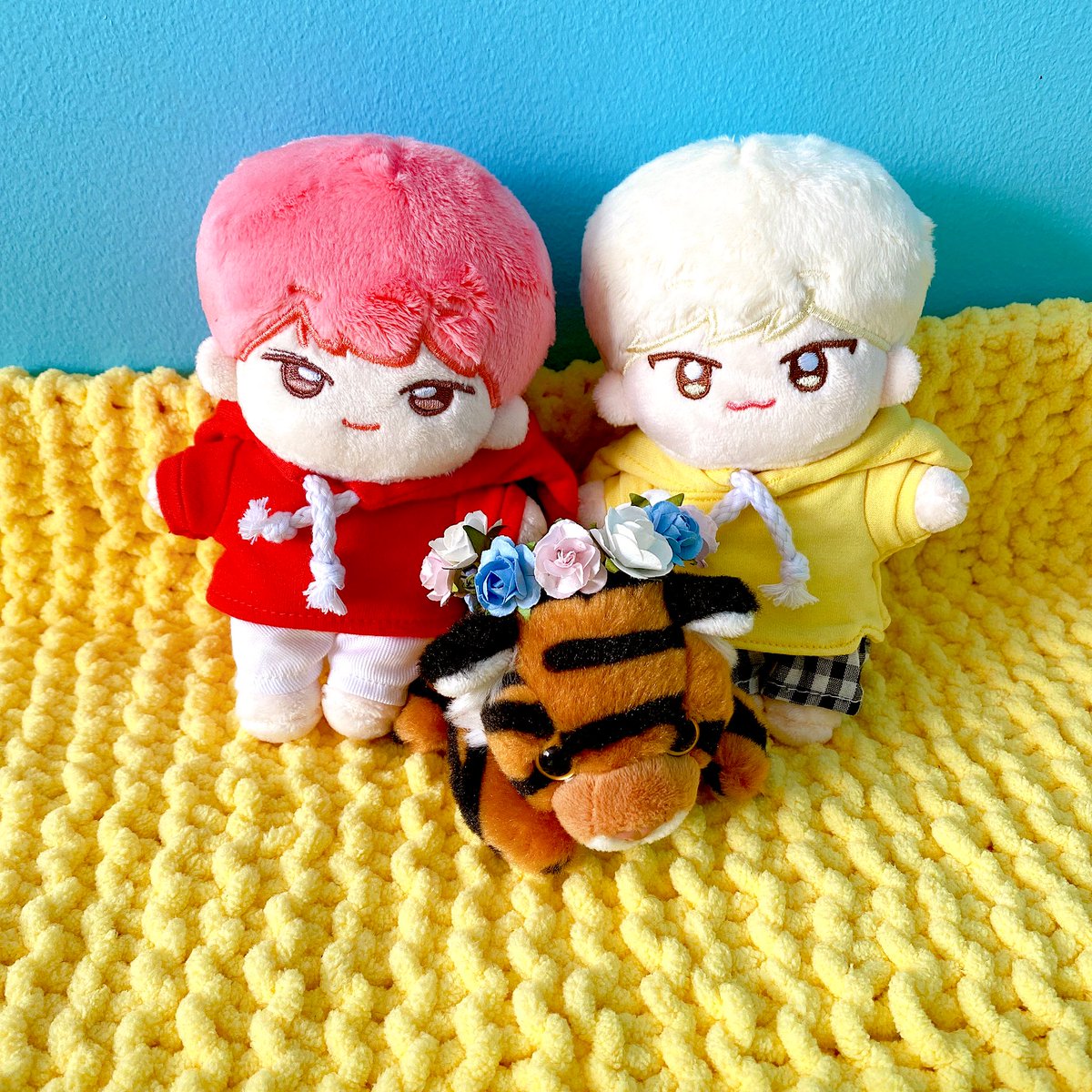 jeonbuns_00's tweet photo. THE SOONWOO DOLLS ARE HOME!!!!! @bubble_tiger thank you SOSOSOOSOSOSO much for producing soonwoo dolls....I’m finally a mum :’D 

I love them so much...I definitely did Not cry when I first opened the package 

#janjamproofs https://t.co/RhSjWXUcGV