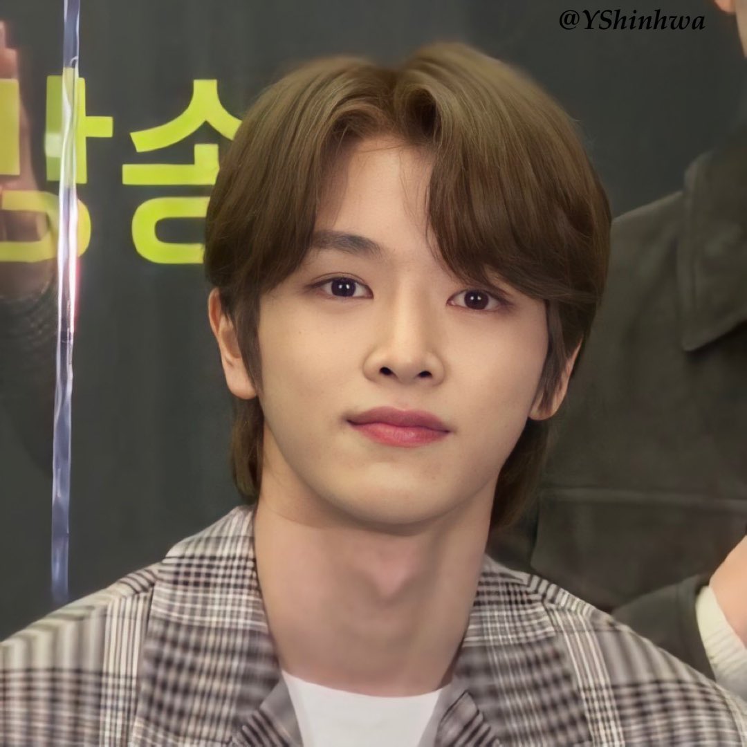 YShinhwa's tweet photo. เวลาซองชานไปไหนมาไหน ไม่ได้ไปเองนะ เพราะ สูงส่ง💅🏻
#SUNGCHAN  #NCT #NCT2020 #NCTWORLD_2_0 https://t.co/EGc29eHo2N