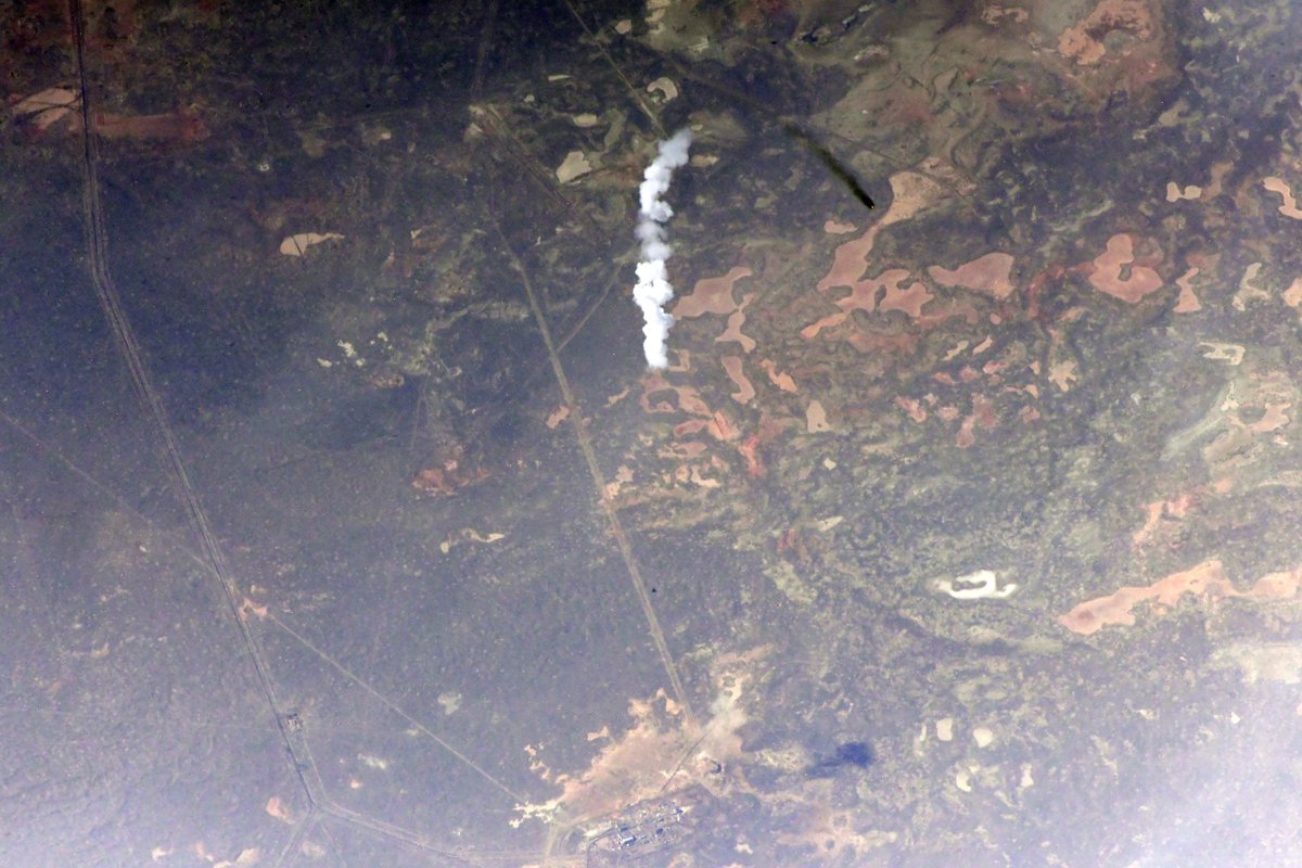 ivan_mks63's tweet photo. ‘Favor’ crew, congratulations on the successful launch! 

The flight seen from space looks even cooler than from the Earth! Getting ready to welcome #SoyuzMS17 in just 2.5 hours! https://t.co/Lg5f0zKG1p