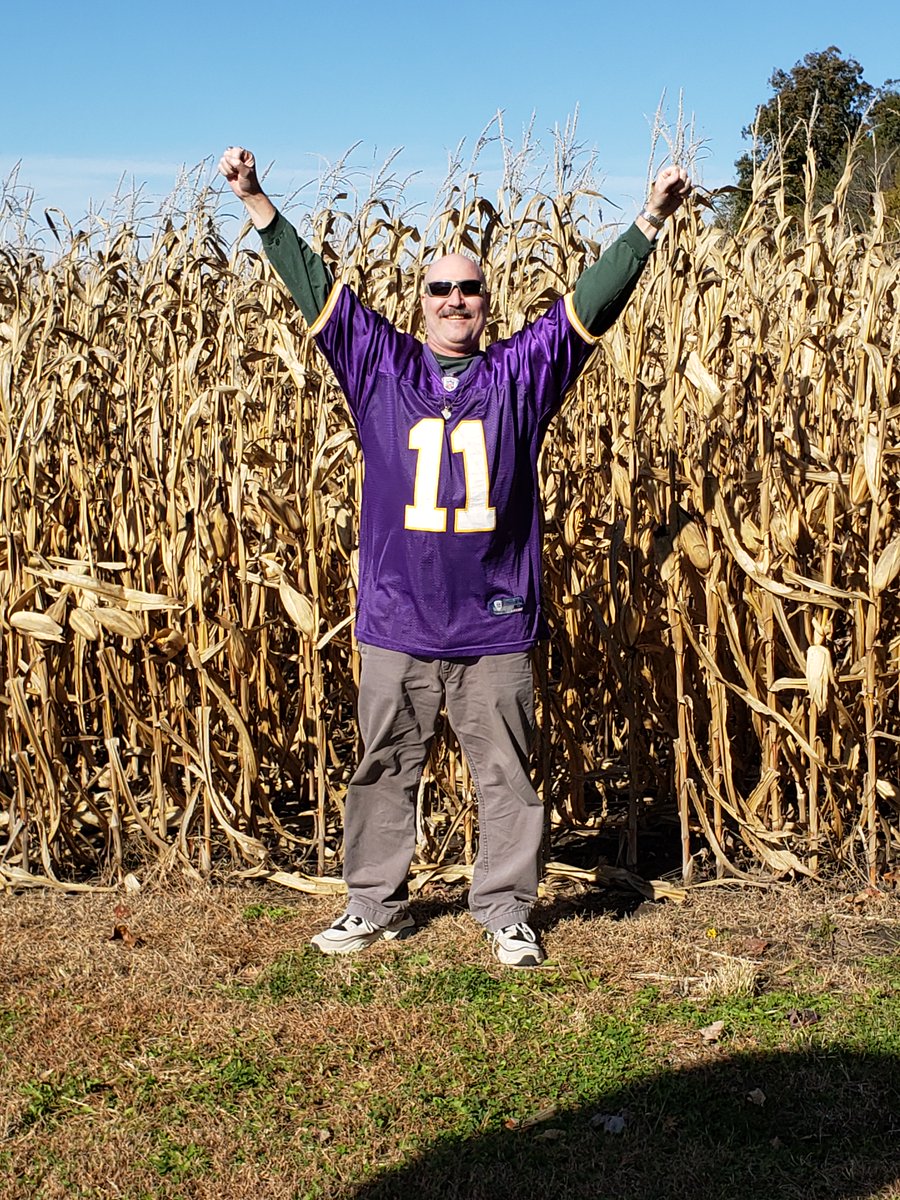 realgofer's tweet photo. @christomasson we NEED le veon bell ! 🏈 https://t.co/iNNJagcmZ2