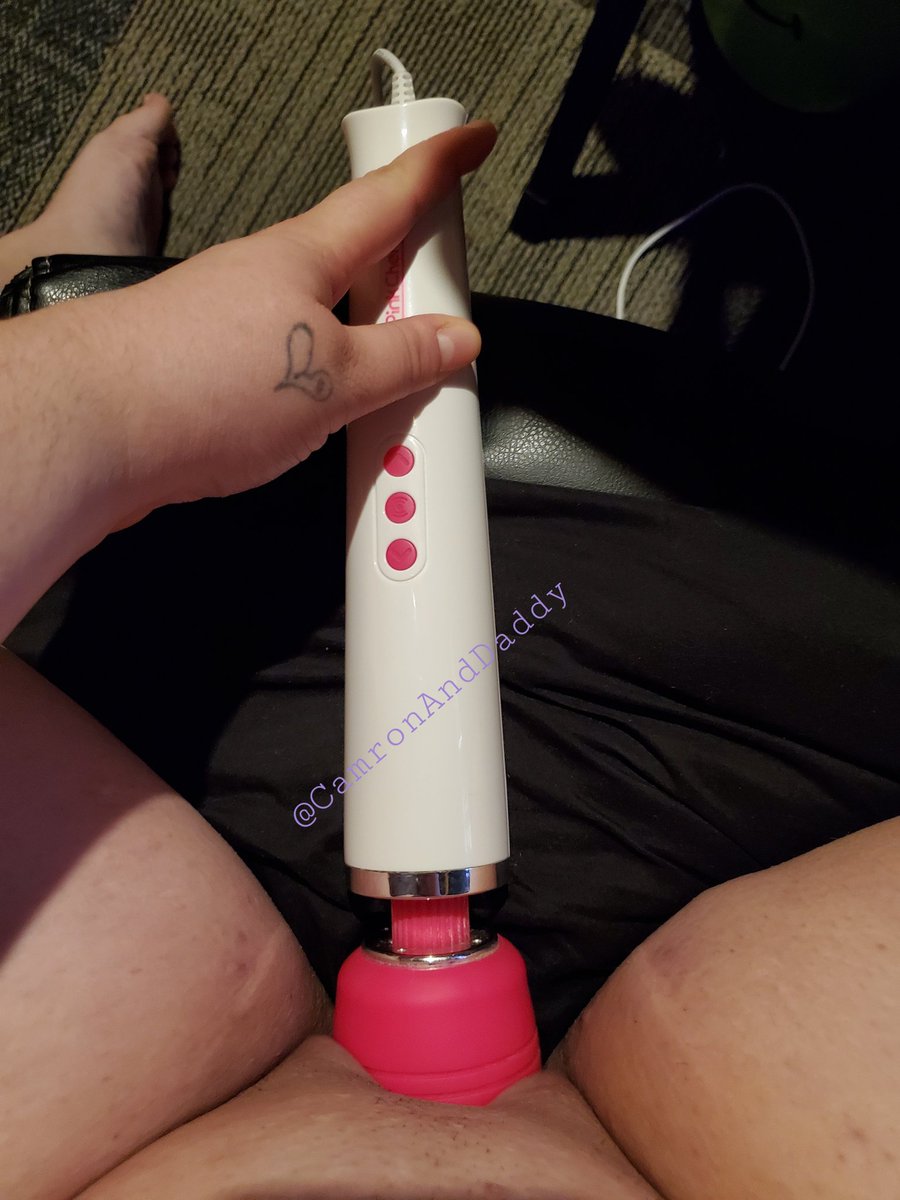 CamronAndDaddy's tweet photo. Had playtime the other day and took these 😊 daddy thought they were pretty so want to see what you all think ~CPG
#horny #babygirl #chubby #CDNBeauties #nipples #playtime #playwithme #daddysprincess #nude #tits #ddlg https://t.co/Hb1S8Coas2
