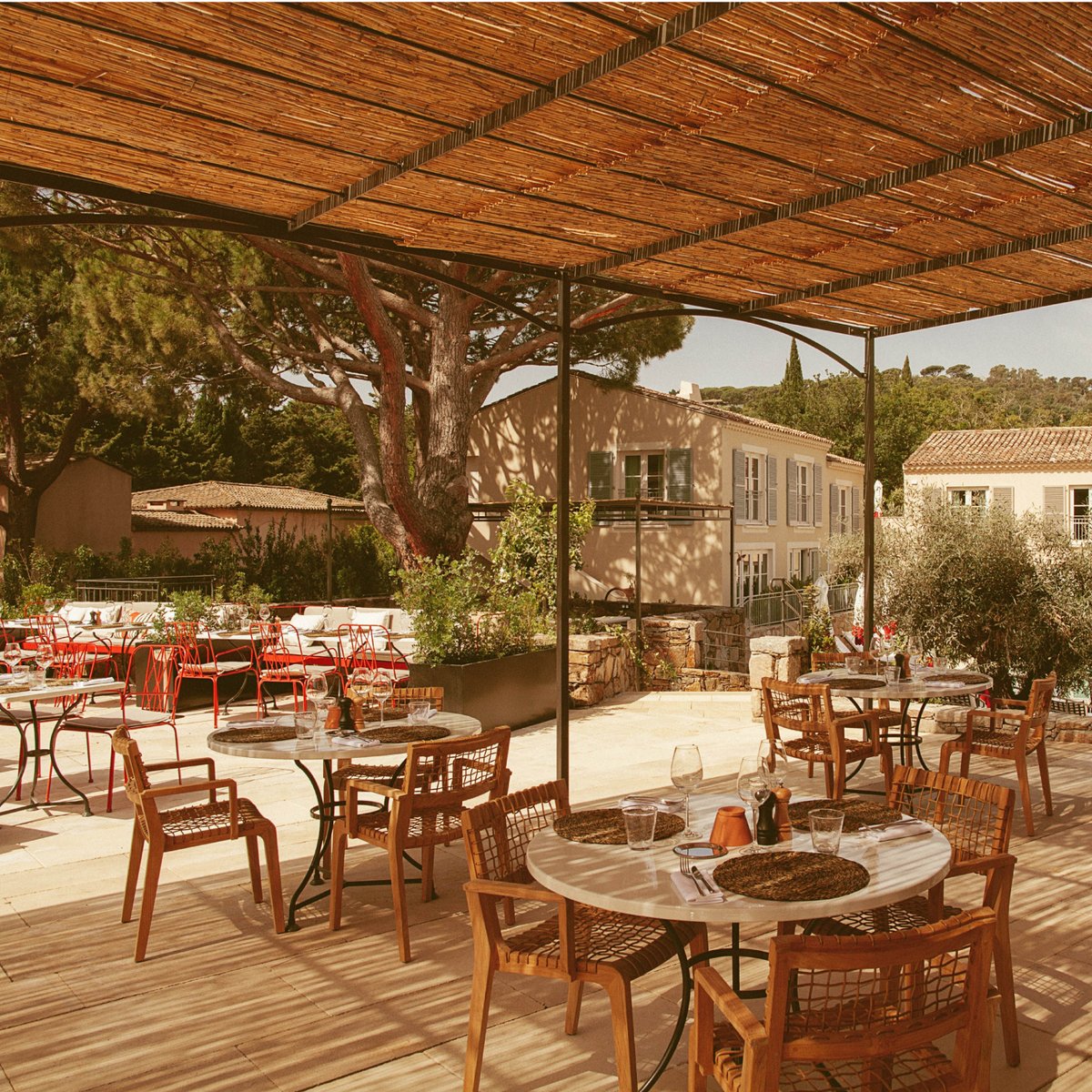 domusnovalondon's tweet photo. #LouPinet designed by #CharlesZana brings sophistication & intimacy to the forefront of #interiors through natural light & pastel colours.
Read about the #StTropez #hotel: https://t.co/5s0jIBPbPw
#provence #travel https://t.co/5s0jIBPbPw https://t.co/pmZRN8lCfZ