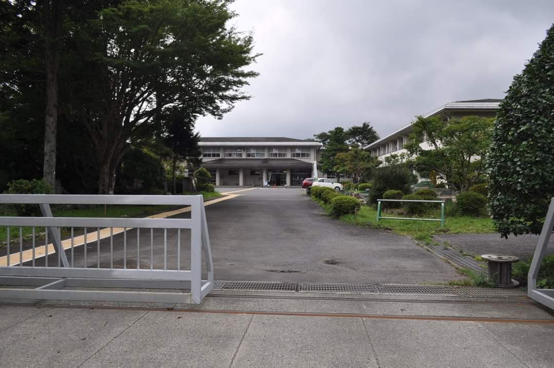 fukkun0119's tweet photo. 懐かしい!楽しかった! #第壱中学校 #仙石原中学校 #箱根町立 #星槎大学 #旧仙石原中学校 #碇シンジ #第壱中学校制服 #第3新東京市 #箱根町 #箱根 #仙石原 #コスプレ #エヴァンゲリオン #エヴァ #EVANGELION #EVA #エヴァ20周年 #EVA20th #2015年9月 場所: 旧仙石原中学校 https://t.co/Sc0HAjZqb6 https://t.co/Kw3WQJgNi7