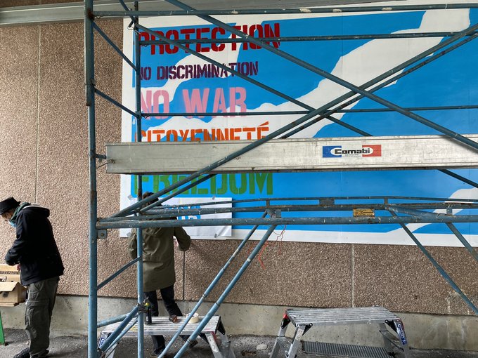 EmileMale's tweet photo. Première Partie du Projet Street Art 🖌️au Collège @EmileMale. Réalisation de la peinture sur pochoir de mots choisis en français et en anglais par les élève de 3° SEGPA.  @TedNomad @RajewskiMarina @DSDEN_03 @Allierdpt @SylvBourdier @claude_riboulet #SEGPA https://t.co/Mh976WH47j