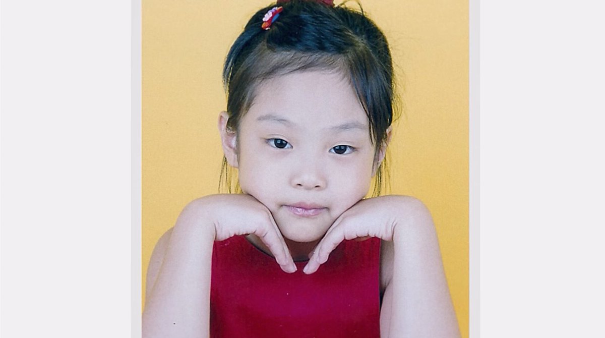 blackpinkbabo's tweet photo. I’M CRYING BABY JENNIE 😭 @Blackpink https://t.co/XeBkua7Uga