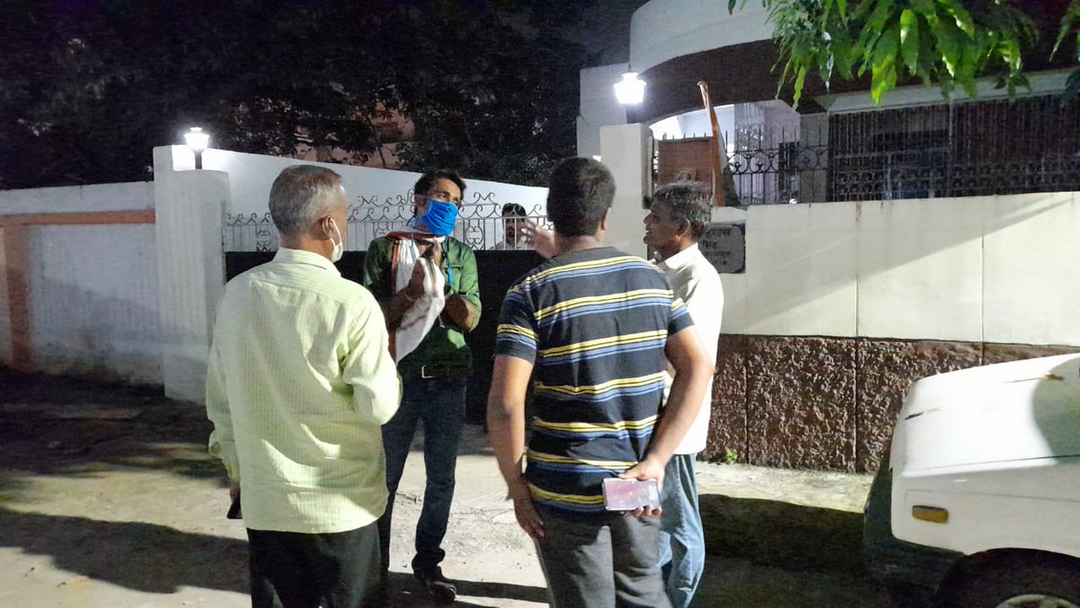 pradip103's tweet image. The clarion call of #JusticeForSushant is echoing on the streets of Bihar. I was fortunate to visit Sushant&apos;s Rajeev Nagar house and strengthen my resolve. Now I will take the fight for  Justice in 8000 panchayats and 243 seats of Bihar. रोक सको तो रोक लो #ProtestInBihar4SSR