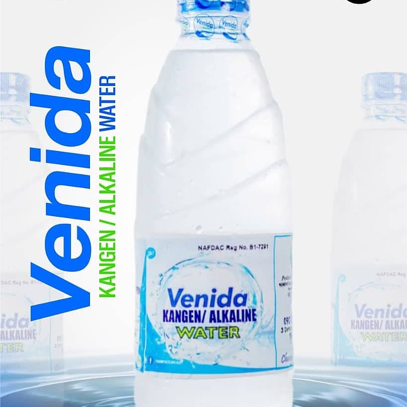 VenidaWater's tweet photo. VENIDA WATER IS GIVING ALL PROTESTERS FREE ALKALINE WATER TO RE-ENERGIZE AND AMPLIFY THEIR VOICE. 

#EndPoliceBrutalityinNigeria #EndPoliceBrutality 
#kangenwater #alkalinewater https://t.co/716fBrGSC8