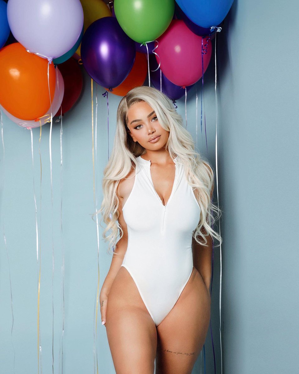 simplyshyla_'s tweet photo. 🎂 https://t.co/SKC77DWZhb