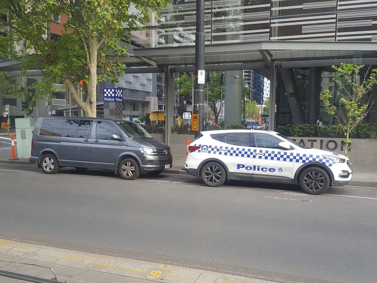 . @victoriapolice you must be having a laugh, came past in the tram this evening and no less than three vehicles (two definitely police, one almost certainly) parked in the bike lane outside your station. @cityofmelbourne do you not have any interest in enforcing the rules here?