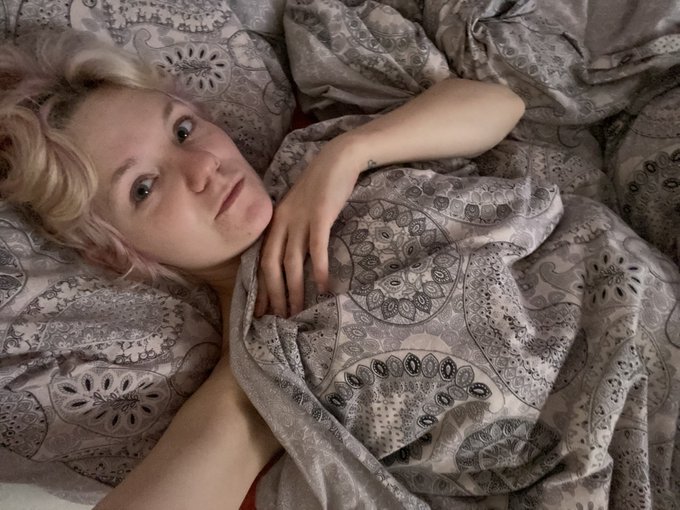 #sellingnudes #sellingvideos if you want duvet off dm me you horny people 😈 https://t.co/1Bc3goOKvS<a href="/tag/sellingnudes"class="tags">#sellingnudes</a><a href="/tag/sellingvideos"class="tags">#sellingvideos</a>