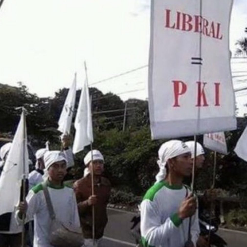 tripleK31's tweet photo. Modem lemot = PKI https://t.co/LLfmwVUktp