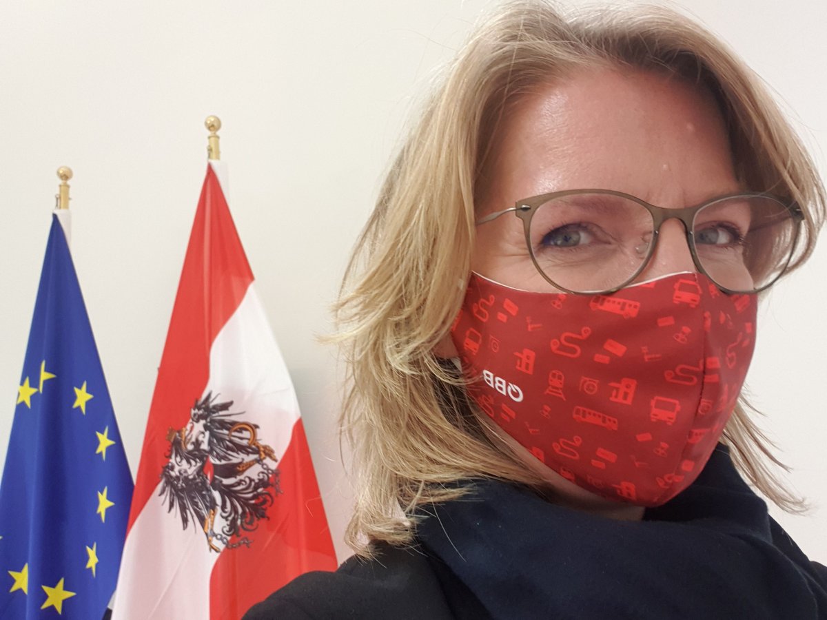 lgewessler's tweet photo. Zur Feier des Tages: Gerade haben wir den größten Bahnausbau aller Zeiten im #Ministerrat beschlossen - 17,5 Milliarden Euro von 2021 bis 2026 für das @unsereoebb-Netz. Das ist eine Ansage im Klimaschutz! #rahmenplan #oebb (1/2) https://t.co/bIRGft8M6I