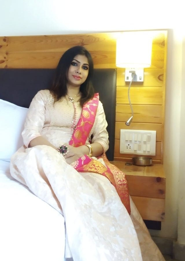 Twit_Shreyashi's tweet photo. But, nothing makes a room feel emptier,
Than wanting someone in it ..... 💌💌 https://t.co/3pyrmKMB1p