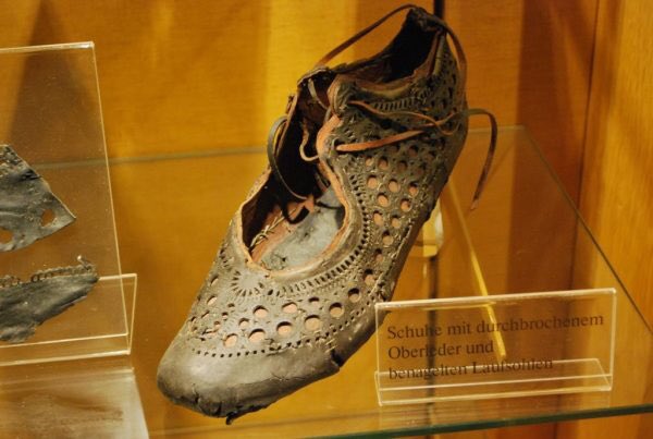 11/n A 2000yrs old way of functioning is being changed—it’s not gonna b easy. No way! Bt do v still want a society where ppl work like robots for money which doesn’t bring happiness? Decide what u want to become & u will transform into that. (2000 yrs old shoe )