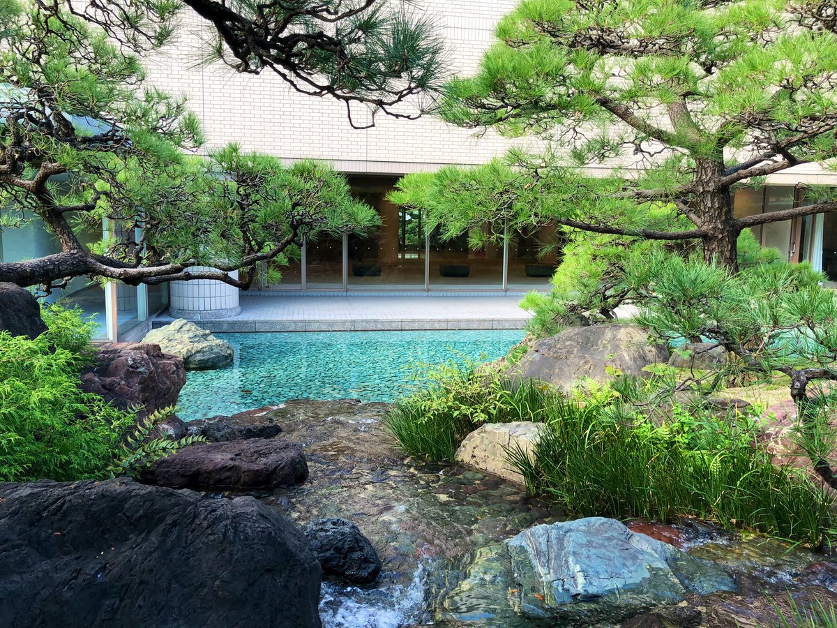 日本庭園情報メディア おにわさん The Japanese Gardens 西宮市大谷記念美術館 荒木芳邦さんの作品では リーガロイヤルホテル庭園 以来の鑑賞になったのですが 全く違う雰囲気だったけどめちゃくちゃ素敵な庭園だった ずっと眺めていたくなる
