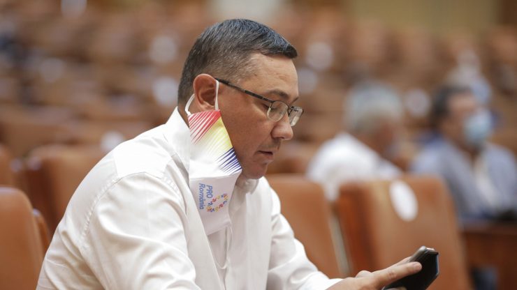 PRORomaniaNat's tweet photo. @Victor_Ponta: "Ce aș fi făcut dacă eram prim-ministru? Nu aș fi lăsat să se organizeze alegeri. Este evident, avem deja mulți politicieni bolnavi. Nu aș fi lăsat să se organizeze alegerile locale."

https://t.co/sel3ycnJgS https://t.co/u6oYaNBGD6
