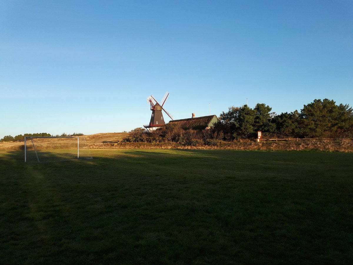 PukSvensson's tweet photo. Day 3 morning ride - another 25km done on my trusty city bike. I don't have a racing bike - but that won't stop me! Stunning morning yet again. Lucky me!! ๐ Please check out https://t.co/VU2QuU8t9z and help us if you can! #teamhempsons #YourTourdeLaw #3down4togo https://t.co/BJGxwc5iPT